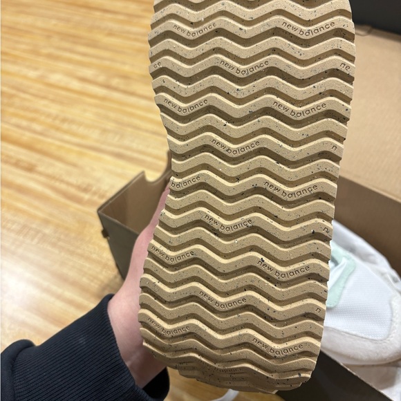 New Balance Mint and Pink Sneakers - Picture 4 of 4